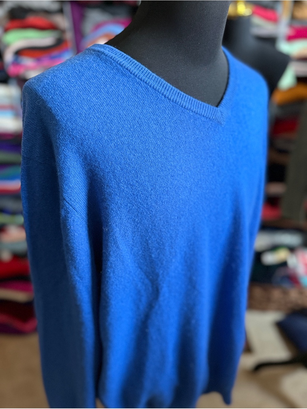 Club Room Men's Cashmere V-Neck Sweater in Bright Royal Blue